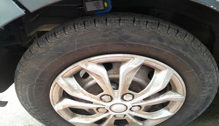 2014 Hyundai Eon ERA +, Petrol, Manual, 75,455 km, tyre