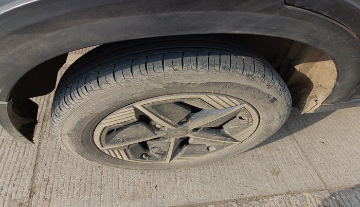 2024 Tata NEXON PURE 1.5 DIESEL, Diesel, Manual, 28,100 km, tyre