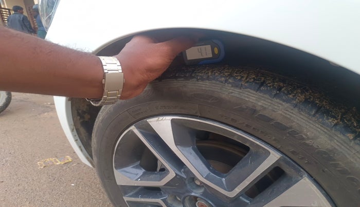2019 Tata Tiago XZ PLUS PETROL, Petrol, Manual, 62,506 km, tyre