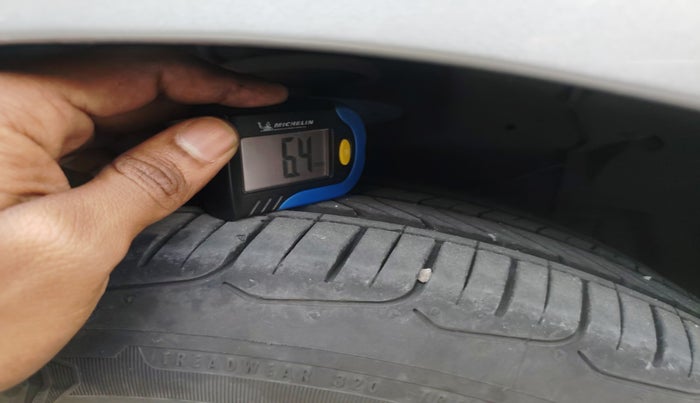 2018 Maruti Ciaz ALPHA  AT 1.5 SHVS PETROL, Petrol, Automatic, 63,625 km, tyre