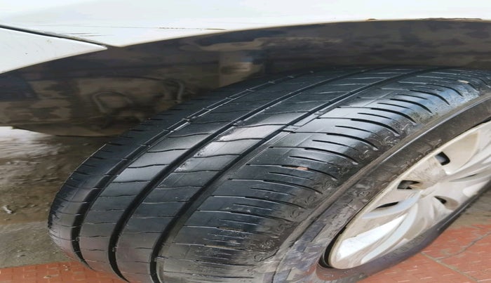 2014 Maruti Ertiga VDI, Diesel, Manual, 1,74,999 km, tyre