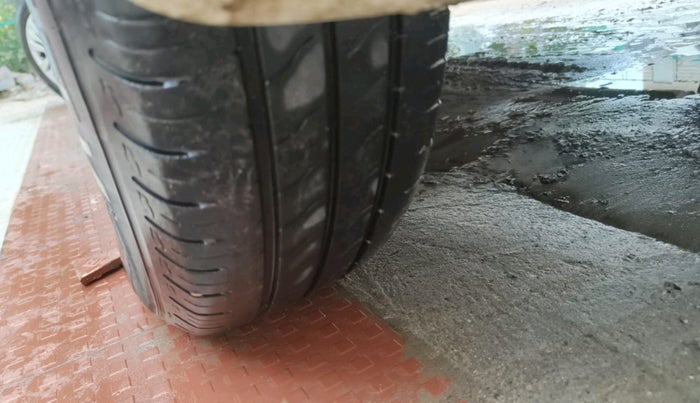 2014 Maruti Ertiga VDI, Diesel, Manual, 1,74,999 km, tyre