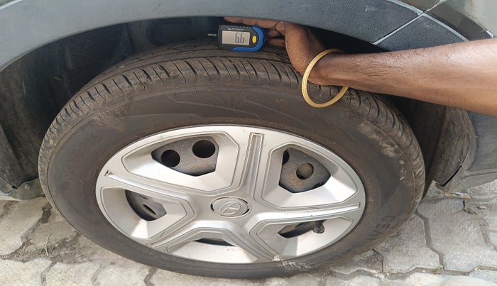 2020 Tata NEXON XM PETROL, Petrol, Manual, 85,939 km, tyre