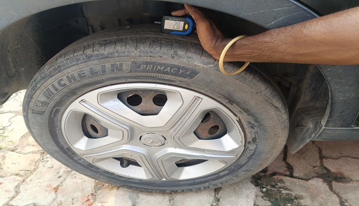 2020 Tata NEXON XM PETROL, Petrol, Manual, 85,939 km, tyre