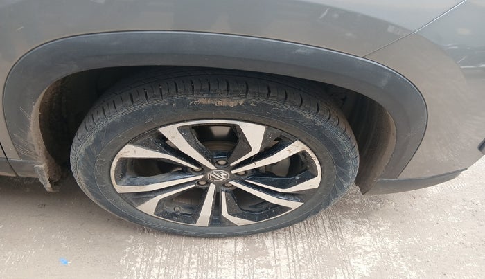 2023 MG HECTOR PLUS SAVVY PRO 1.5 TURBO CVT 7 STR, Petrol, Automatic, 63,867 km, tyre