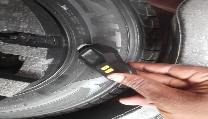 2018 Volkswagen Vento HIGHLINE 1.5 AT, Diesel, Automatic, 1,18,717 km, tyre