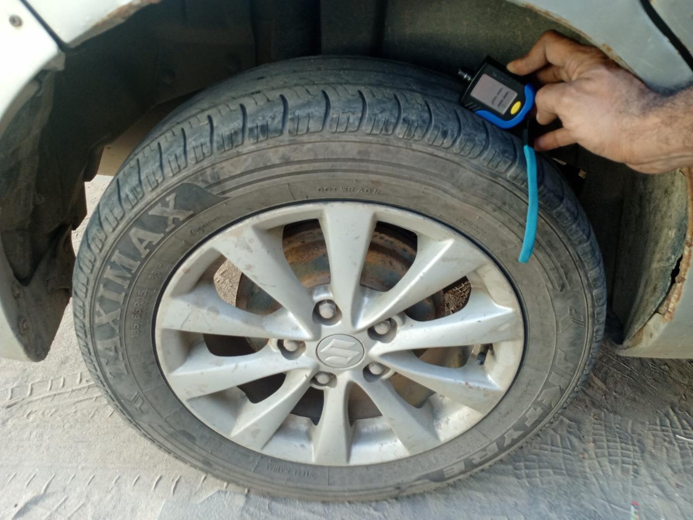 2014 Maruti Ertiga ZXI, Petrol, Manual, 1,45,821 km, tyre