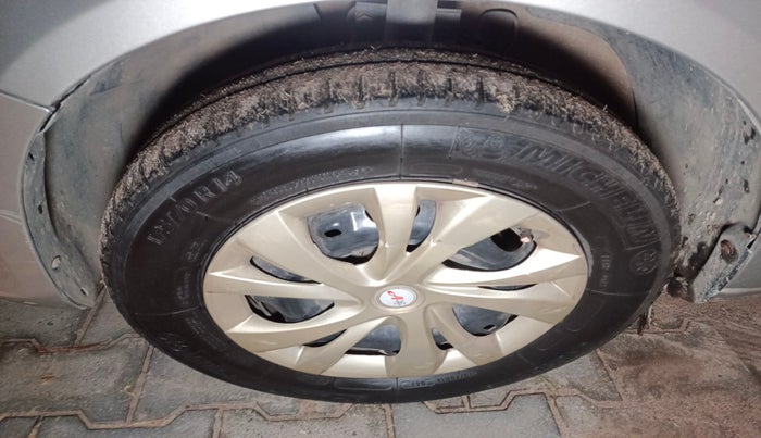 2011 Skoda Fabia AMBIENTE 1.2 MPI, Petrol, Manual, 6,30,000 km, tyre