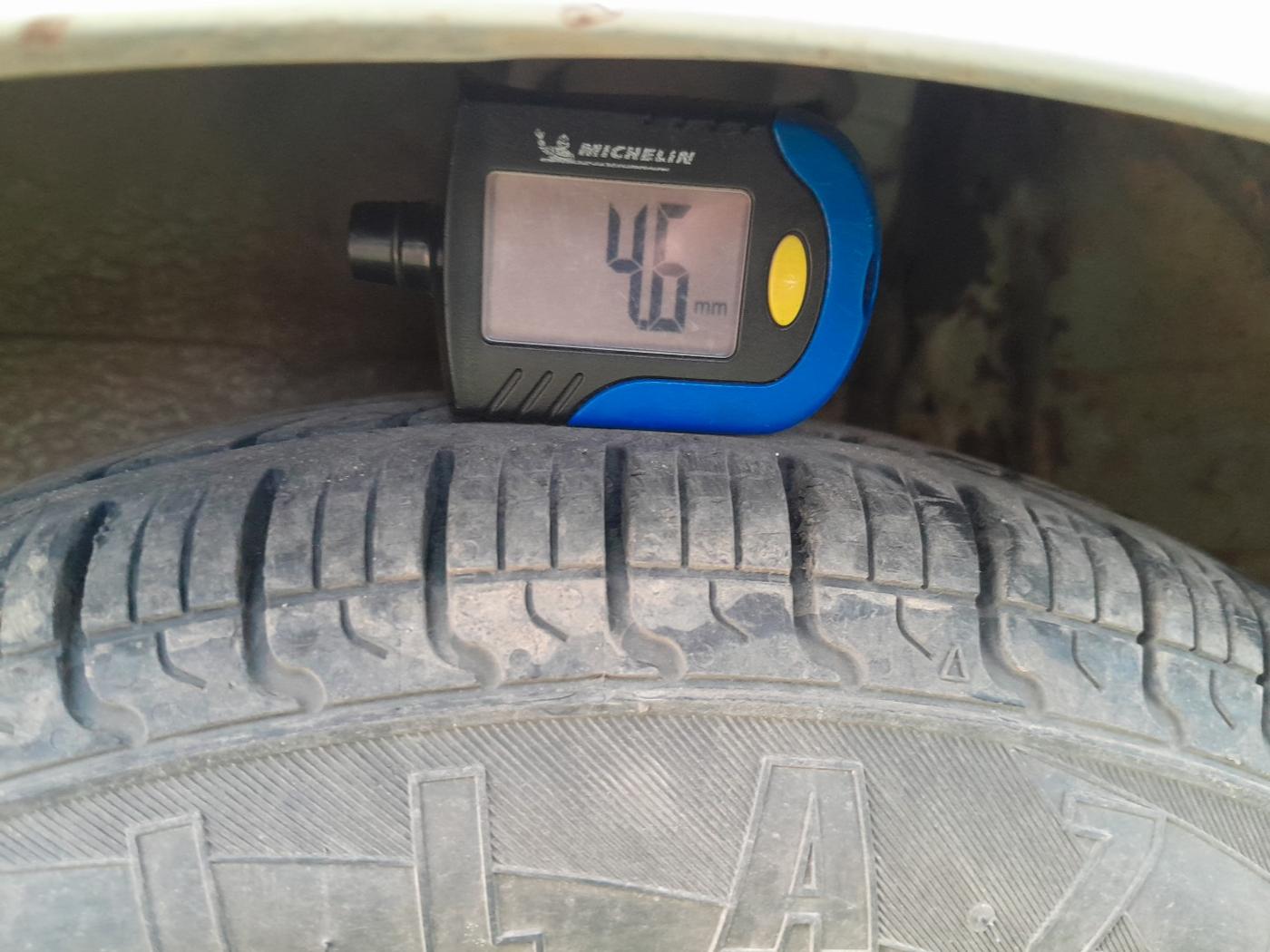 2015 Maruti Alto 800 LXI CNG, Petrol, Manual, 1,08,000 km, tyre