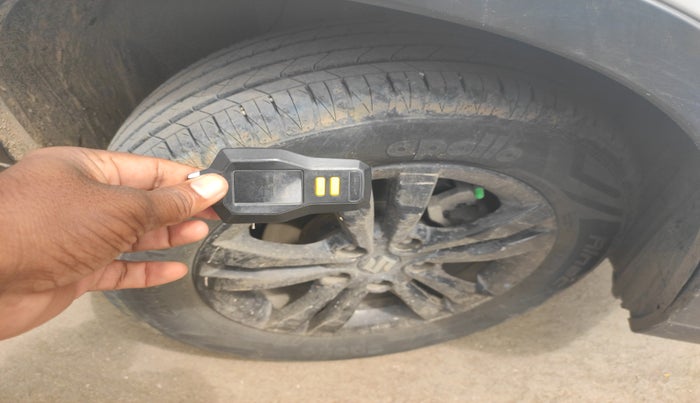 2019 Maruti Vitara Brezza ZDI, Diesel, Manual, 1,19,765 km, tyre
