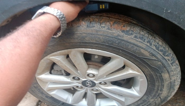 2015 Hyundai Creta SX PLUS 1.6 PETROL, Petrol, Manual, 60,987 km, tyre