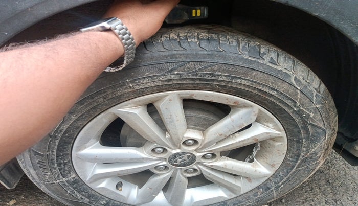 2015 Hyundai Creta SX PLUS 1.6 PETROL, Petrol, Manual, 60,987 km, tyre