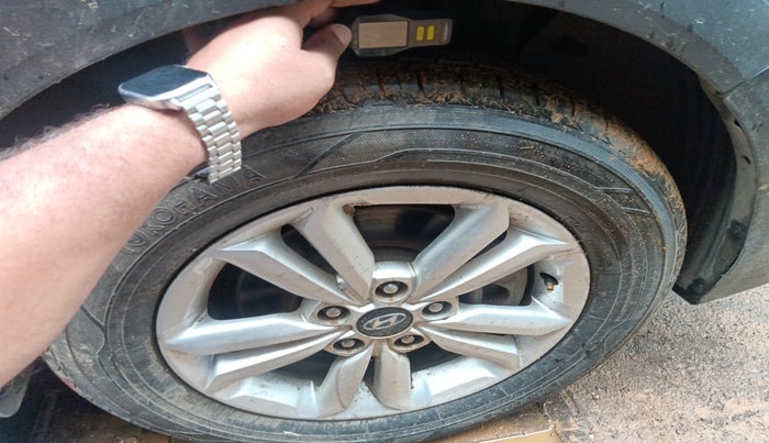 2015 Hyundai Creta SX PLUS 1.6 PETROL, Petrol, Manual, 60,987 km, tyre