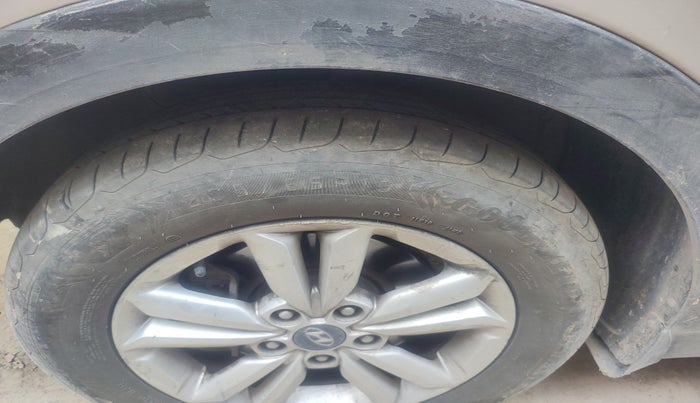 2015 Hyundai Creta SX 1.6 DIESEL, Diesel, Manual, 1,27,201 km, tyre