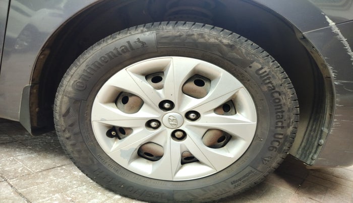 2018 Hyundai Elite i20 SPORTZ 1.2, Petrol, Manual, 2,07,952 km, tyre