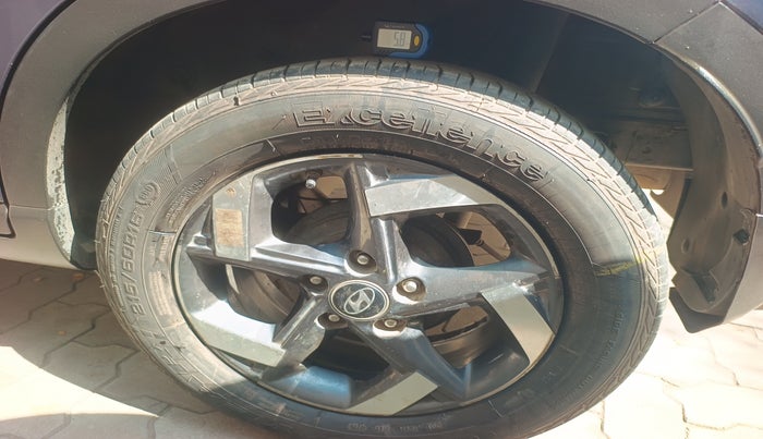 2021 Hyundai VENUE SX PLUS 1.0 TURBO DCT, Petrol, Automatic, 86,903 km, tyre