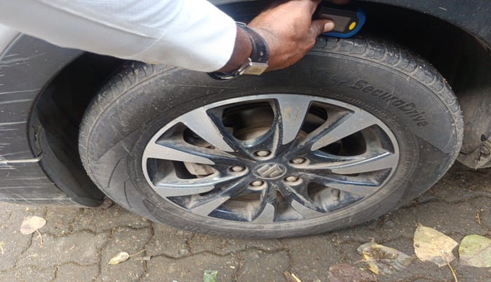 2017 Maruti S Cross ZETA 1.3, Diesel, Manual, 1,35,900 km, tyre