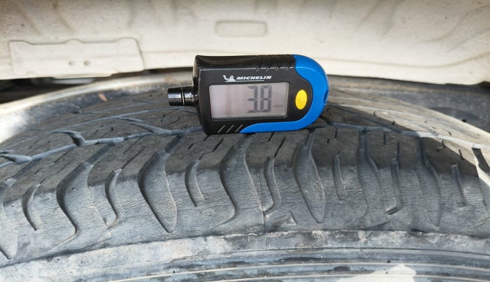 2012 Toyota Fortuner 3.0 4X2 AT, Diesel, Automatic, 1,80,000 km, tyre