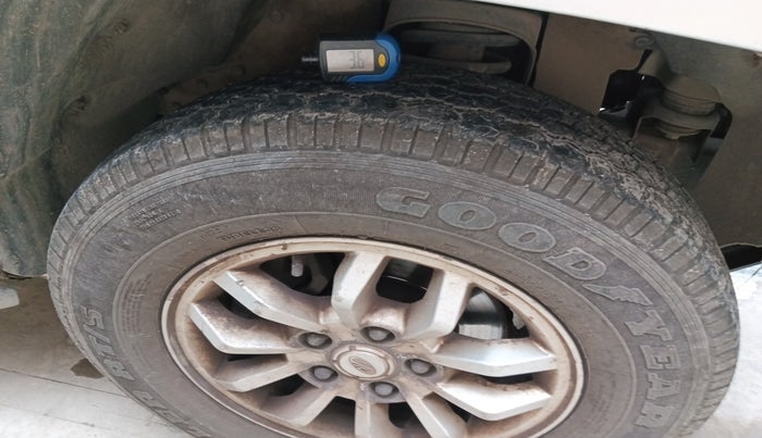 2015 Mahindra TUV300 T8, Diesel, Manual, 63,814 km, tyre
