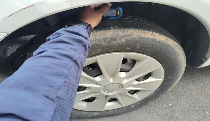 2010 Maruti SX4 VXI, Petrol, Manual, 24,934 km, tyre