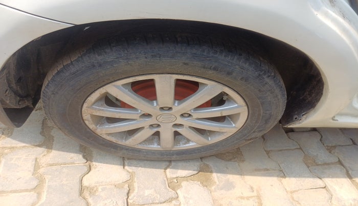2013 Maruti SX4 ZDI, Diesel, Manual, 1,37,486 km, tyre