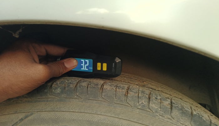 2010 Maruti Swift VDI, Diesel, Manual, 1,41,800 km, tyre