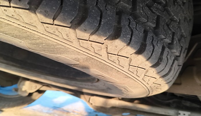 2017 Ford Endeavour TITANIUM 3.2 4X4 AT, Diesel, Automatic, 1,39,478 km, tyre