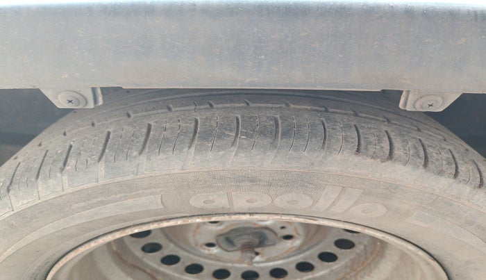 2018 Mahindra XUV500 W11, Diesel, Manual, 1,23,796 km, tyre