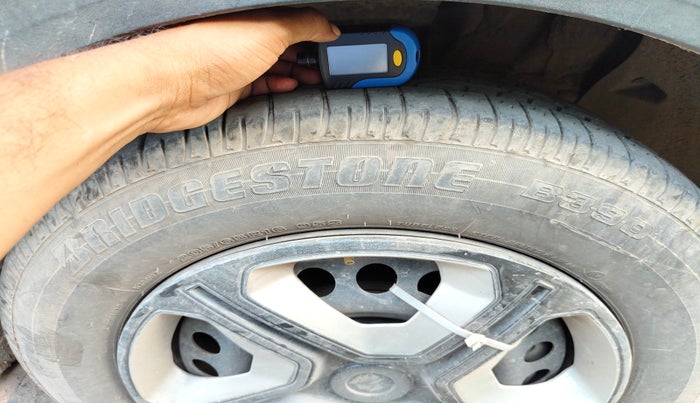 2016 Hyundai Creta E PLUS 1.6 PETROL, Petrol, Manual, 1,06,000 km, tyre