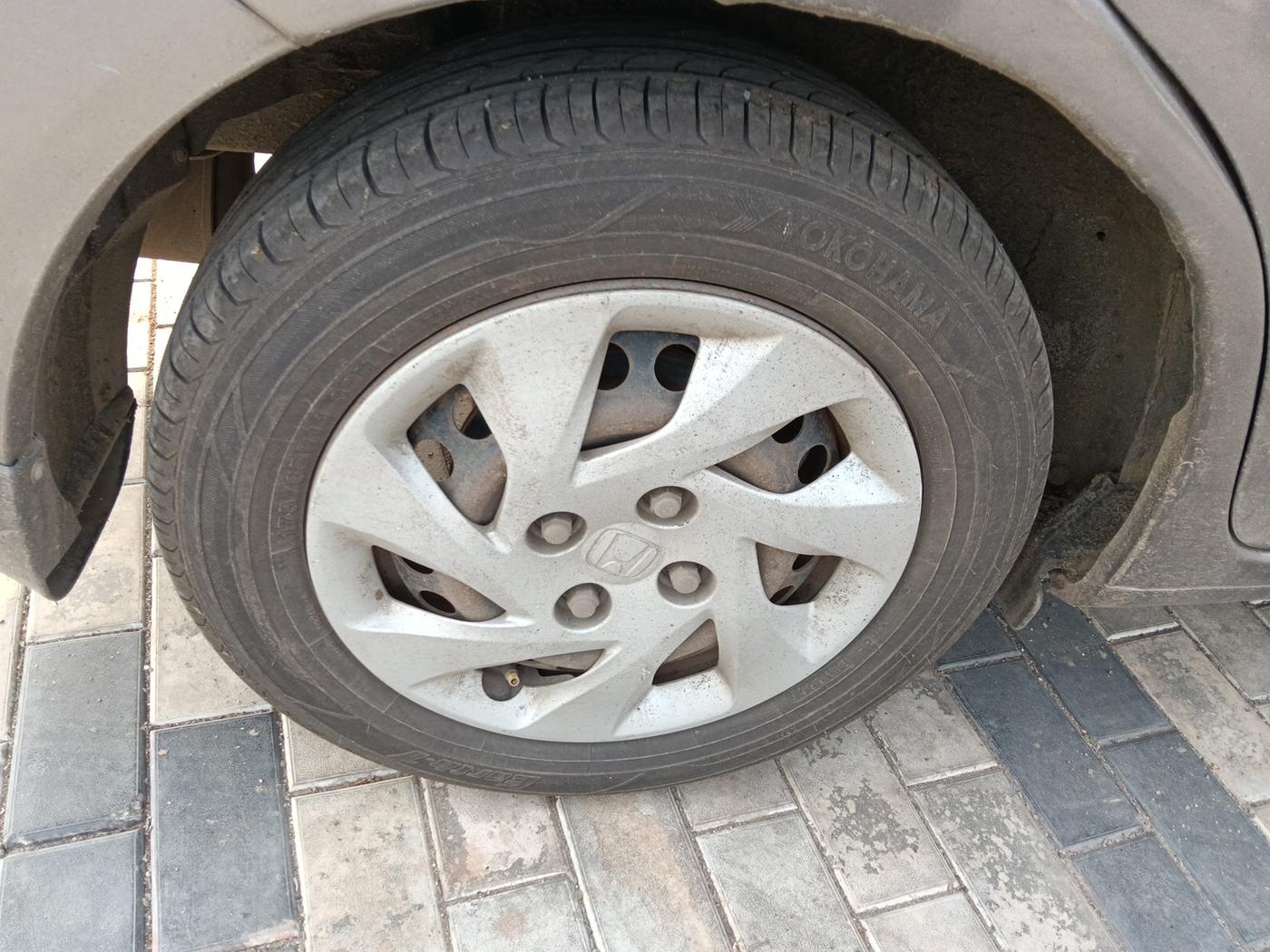 2014 Honda Amaze 1.5L I-DTEC S, Diesel, Manual, 1,59,250 km, tyre