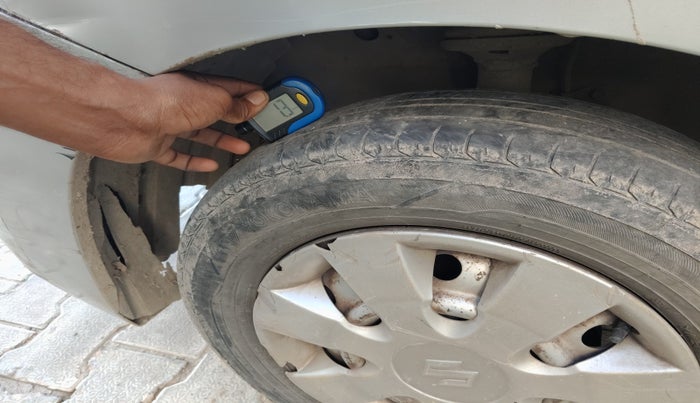 2012 Maruti Wagon R 1.0 LXI CNG, Petrol, Manual, 1,65,111 km, tyre