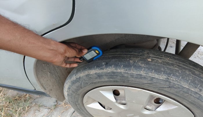 2012 Maruti Wagon R 1.0 LXI CNG, Petrol, Manual, 1,65,111 km, tyre