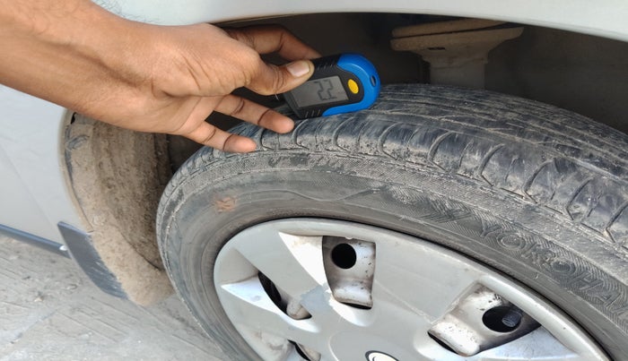 2012 Maruti Wagon R 1.0 LXI CNG, Petrol, Manual, 1,65,111 km, tyre