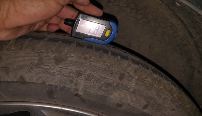 2016 Hyundai Creta  SX 1.6 Petrol , Petrol, Manual, 1,32,000 km, tyre