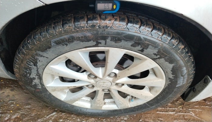 2012 Maruti Ertiga ZDI, Diesel, Manual, 2,20,890 km, tyre