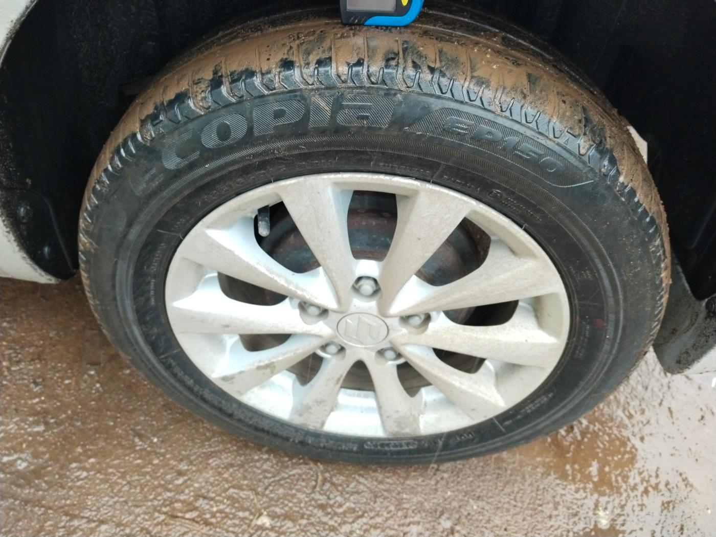 2012 Maruti Ertiga ZDI, Diesel, Manual, 2,20,890 km, tyre