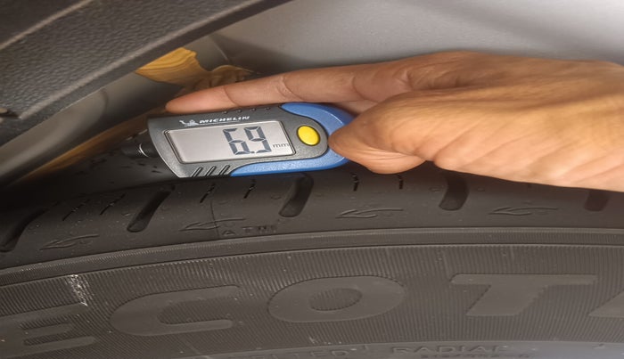 2025 Volkswagen TAIGUN Highline Plus 1.0 TSI AT, Petrol, Automatic, 834 km, tyre
