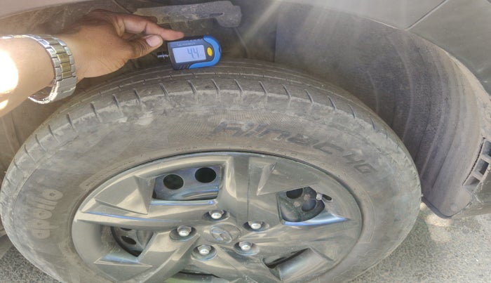 2023 Hyundai VENUE S 1.2, Petrol, Manual, 26,536 km, tyre