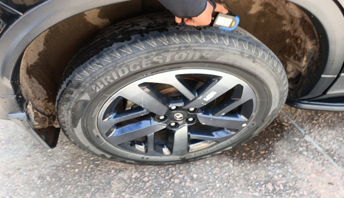 2023 Tata Safari XZA PLUS, Diesel, Automatic, 31,000 km, tyre