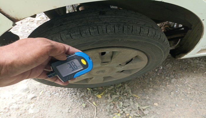 2014 Maruti Wagon R 1.0 LXI CNG, Petrol, Manual, 1,01,786 km, tyre