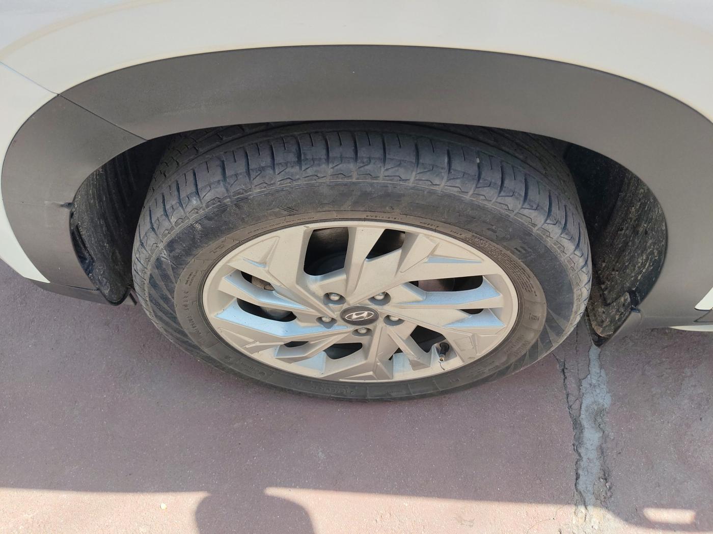 2022 Hyundai Creta SX IVT 1.5 PETROL, Petrol, Automatic, 17,791 km, tyre