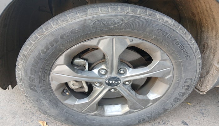 2022 KIA SELTOS HTK PLUS 1.5, Petrol, Manual, 66,510 km, tyre