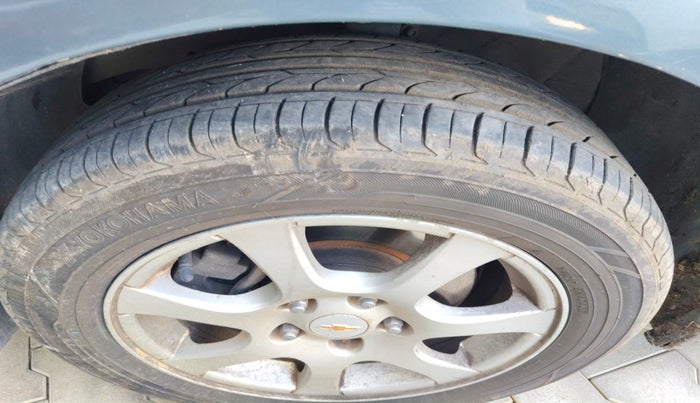 2010 Chevrolet Cruze LTZ AT, Diesel, Automatic, 1,32,944 km, tyre