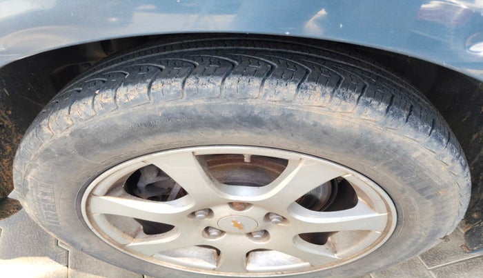 2010 Chevrolet Cruze LTZ AT, Diesel, Automatic, 1,32,944 km, tyre