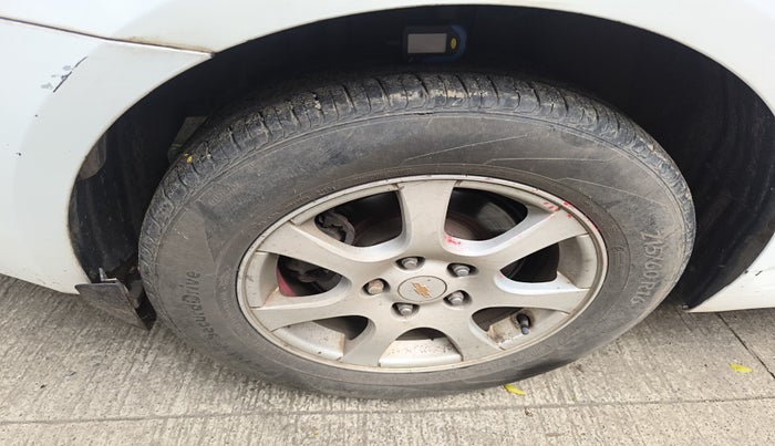 2010 Chevrolet Cruze LTZ, Diesel, Manual, 1,94,877 km, tyre