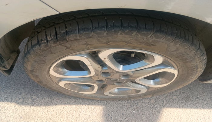 2019 Hyundai Elite i20 ASTA (O) CVT, Petrol, Automatic, 57,528 km, tyre