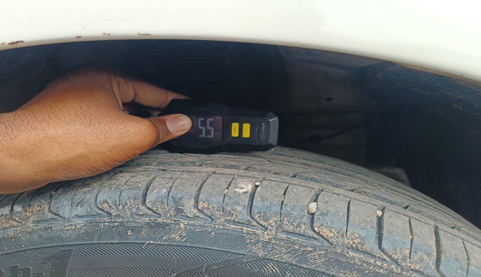 2017 Maruti Swift ZDI, Diesel, Manual, 1,04,813 km, tyre