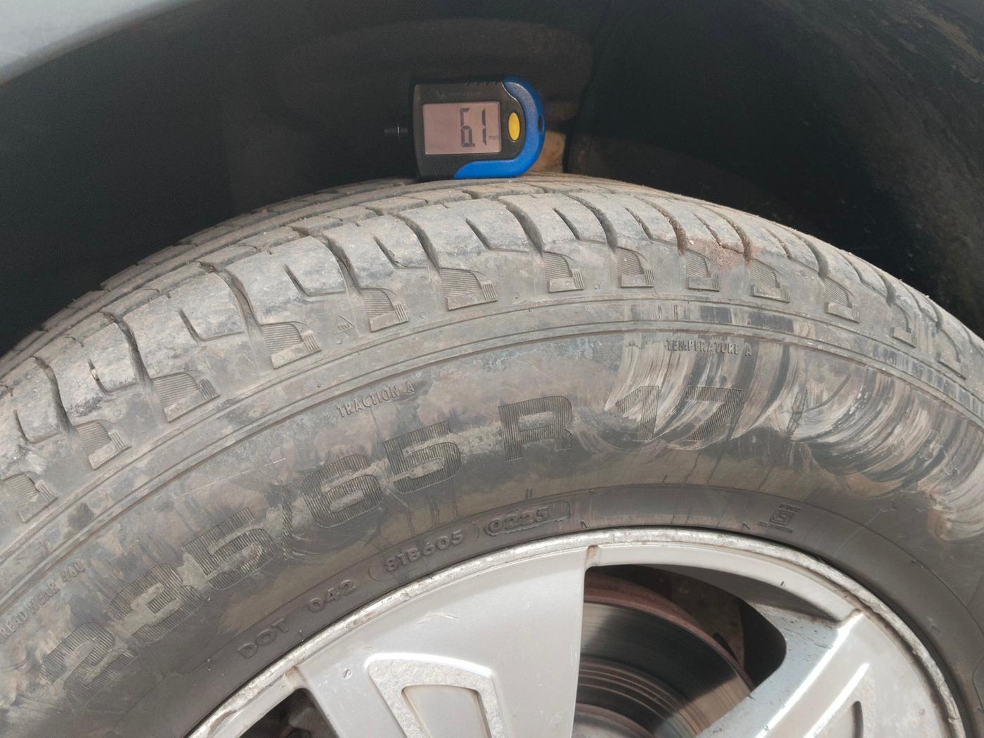 2013 Mahindra XUV500 W8, Diesel, Manual, 92,403 km, tyre