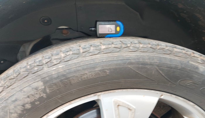 2013 Mahindra XUV500 W8, Diesel, Manual, 92,403 km, tyre