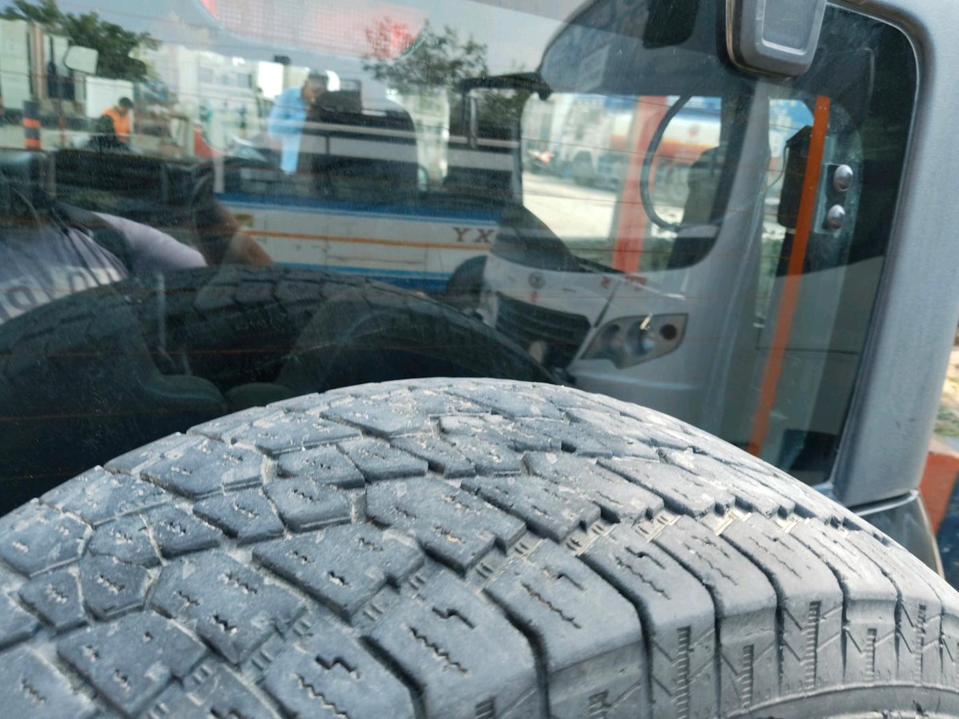 2023 Mahindra Thar LX D HT 2WD MT, Diesel, Manual, 62,390 km, tyre